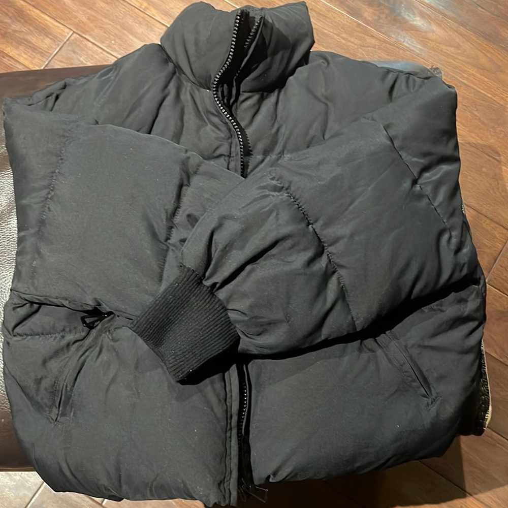 BRAND NEW BLACK PUFFER JACKET